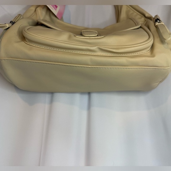 Butler Basics Handbag With Organized Compartments - Picture 4 of 8